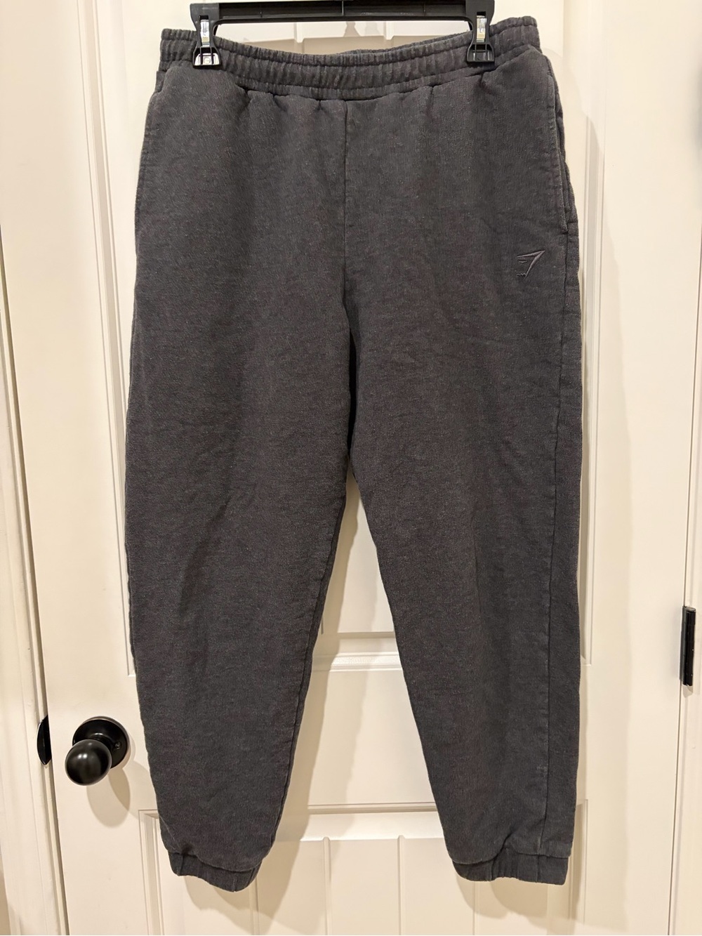 🦈 Gymshark Dark Gray Tapered Jogger Sweatpants 🦈
